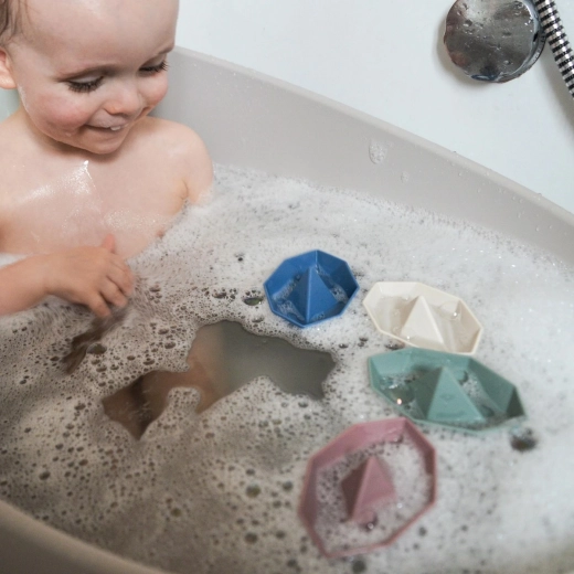 Jeux d’eau créatifs du bébé au tout-petit