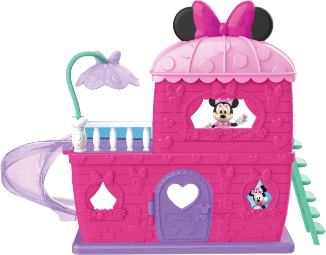 Environnement de jeu à deux étages avec balcon