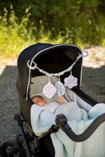 Taille pratique pour la poussette comme pour le lit bébé