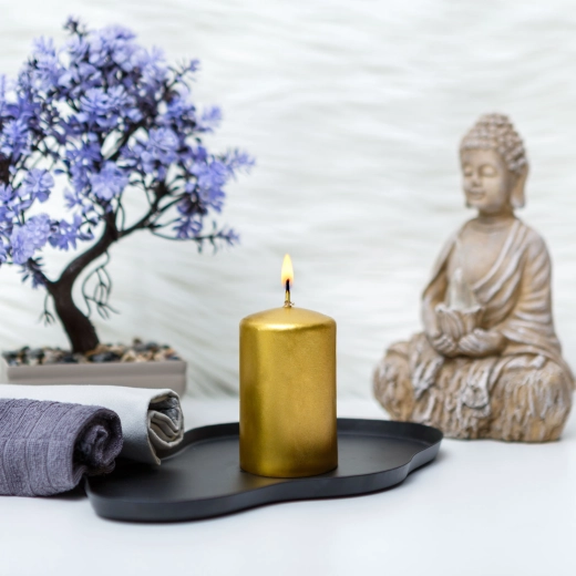 Bougie cylindrique dorée sans parfum 130 g