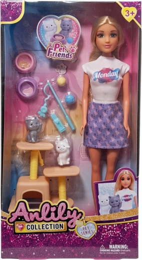 Poupée avec chatons et accessoires de soin
