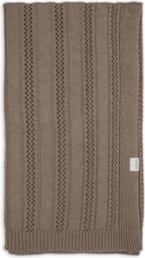 Motif pointelle délicat et look intemporel
