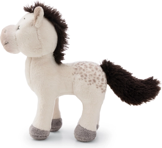 Look élégant avec des éléments réalistes