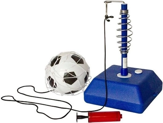 Entraîneur de football pour enfants avec ballon