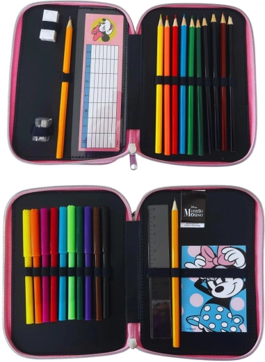 Avec un équipement scolaire complet