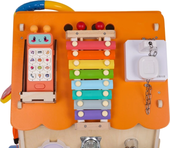 Maison en bois multifonctionnelle et interactive