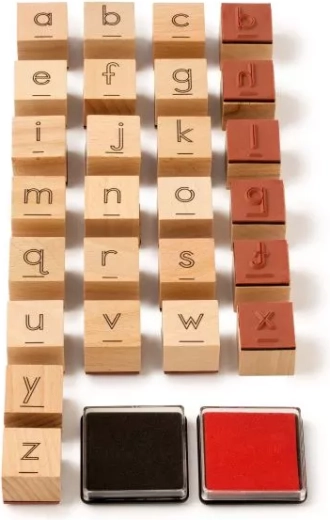 26 tampons en bois avec des lettres