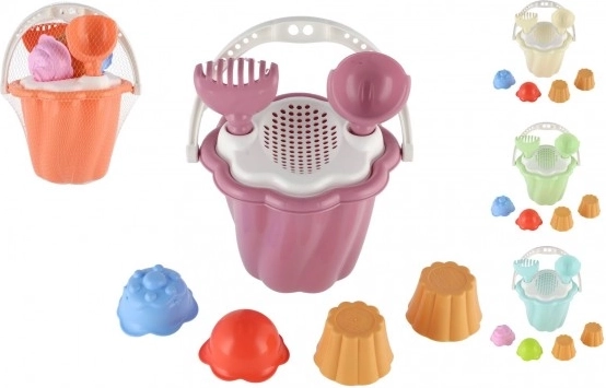 Ensemble en plastique pour sable avec seau et outils