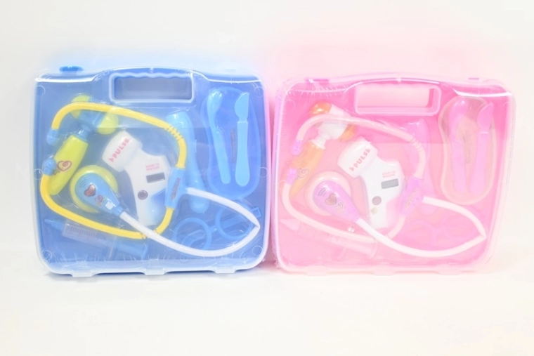 Trousse médicale pour enfants dans une mallette