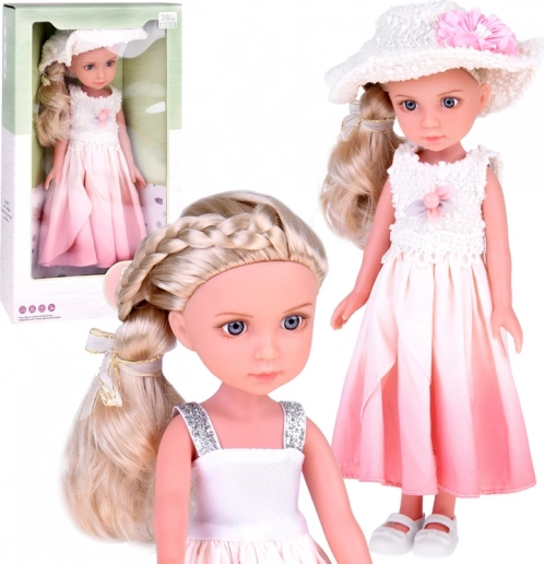 Poupée élégante et stylée avec chapeau et longs cheveux blonds