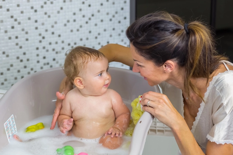 Forme ergonomique pour nouveau-né et bébé plus grand