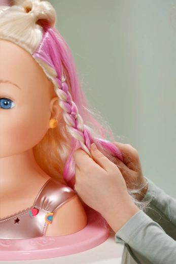 De longs cheveux pour des coiffures créatives