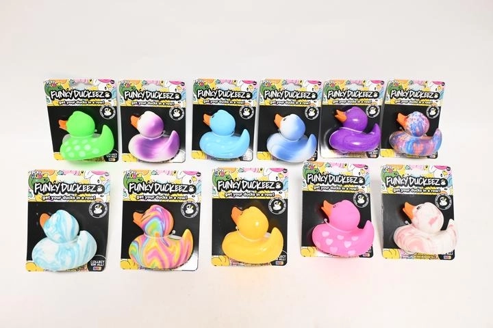 Caneton coloré sur clip 8 cm
