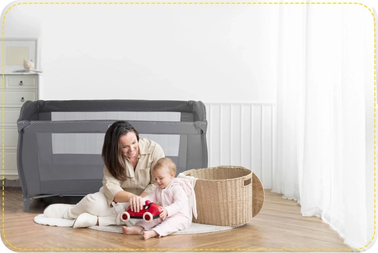 Côtés en maille respirante et visibilité sur l’enfant