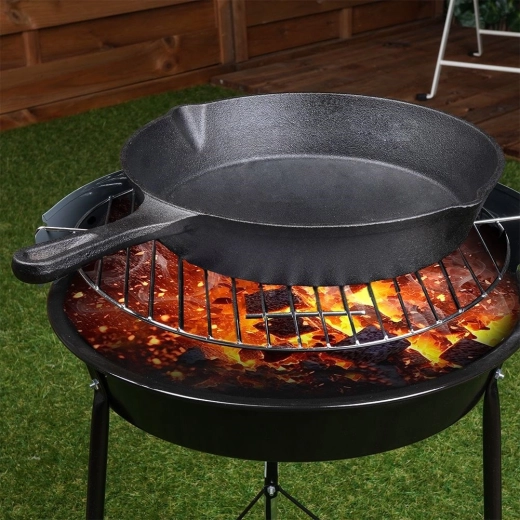 Utilisation polyvalente sur plaque, au four et sur le feu