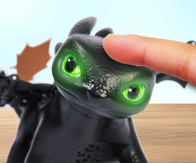 Yeux lumineux et attaque plasma