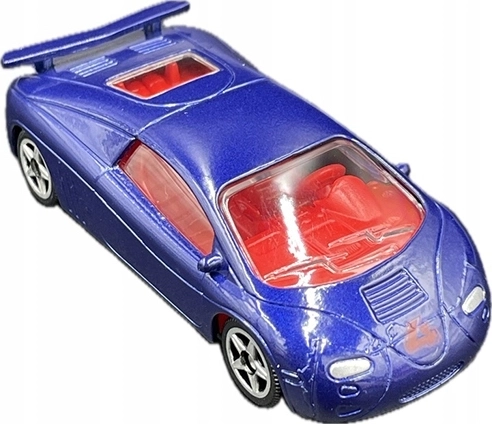 Design sportif avec spoiler arrière