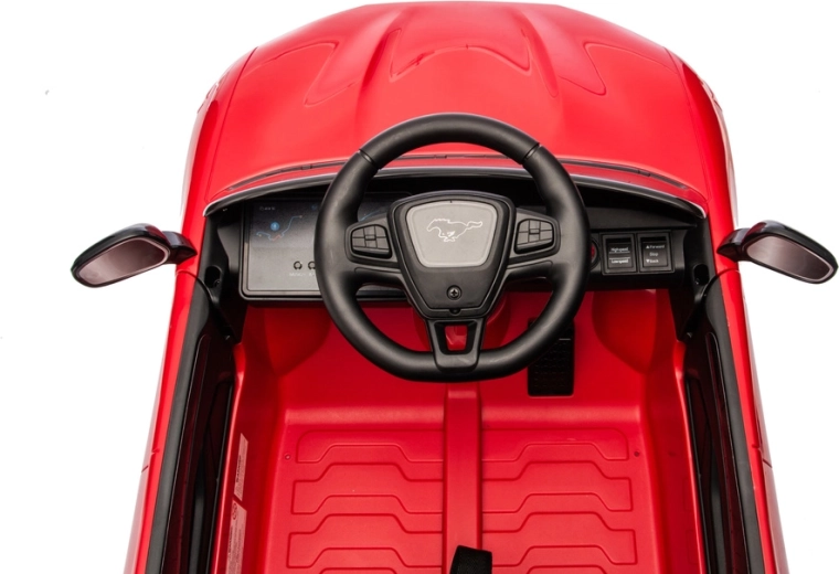 Habitacle bien pensé avec volant