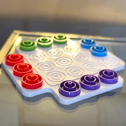 Plateau de jeu coloré pour les petits joueurs