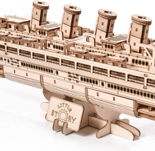 Modèle détaillé de bateau d’excursion