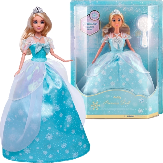 Poupée de mode en robe de princesse bleue