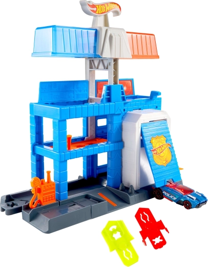 Trois étages pleins d’action et de sorties rapides