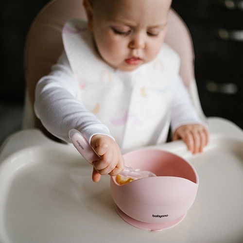 Forme ergonomique pour les premières bouchées en autonomie