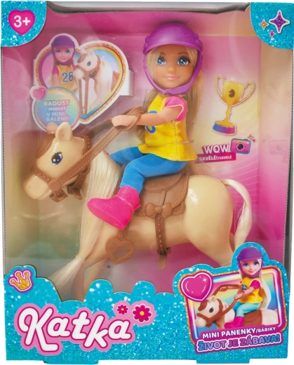 Poupée avec cheval pour jeu créatif