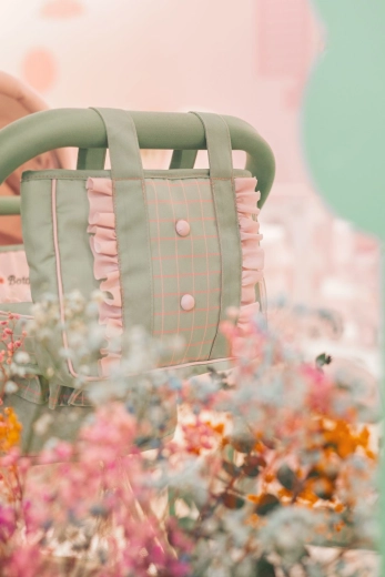 Sac amovible et espace de rangement pratique