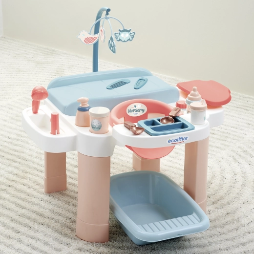 Tout pour les soins, le repas et le bain dans un seul set