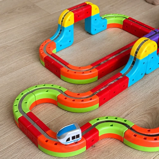 Petit train rechargeable avec câble USB