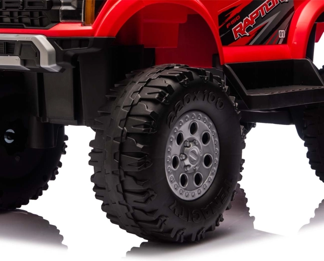 Grandes roues tout-terrain pour une meilleure traction