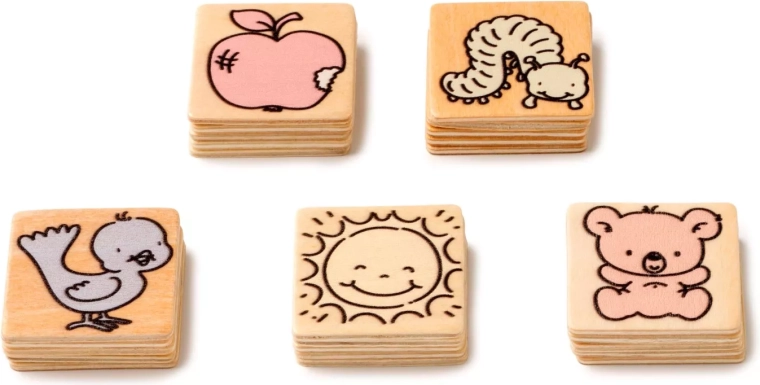 Cartes en bois agréables en main