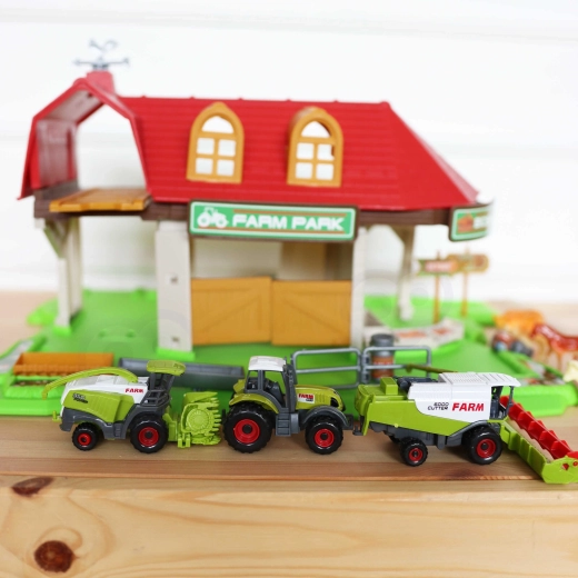 Trois véhicules pour travailler à la ferme