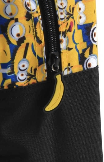 Fermeture zippée et détails pratiques