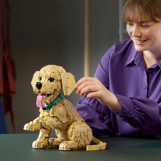 Chiot articulé pour des poses ludiques
