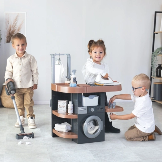 Aspirateur électronique avec sons réalistes