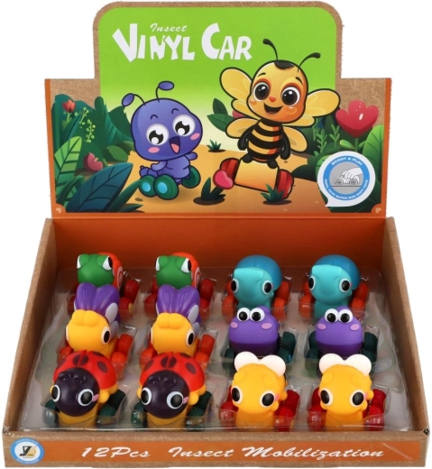 Assortiment de petits amis mignons dans une boîte pratique