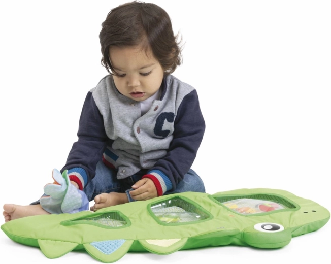 Jeu sécurisé au sol à la maison et sur une table