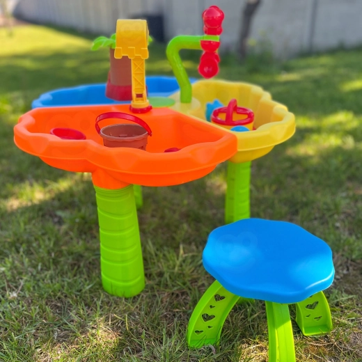 Chaise confortable pour les petits constructeurs