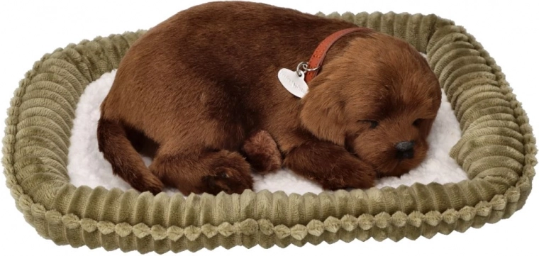Chiot en peluche ronflant – labrador chocolat sur son coussin