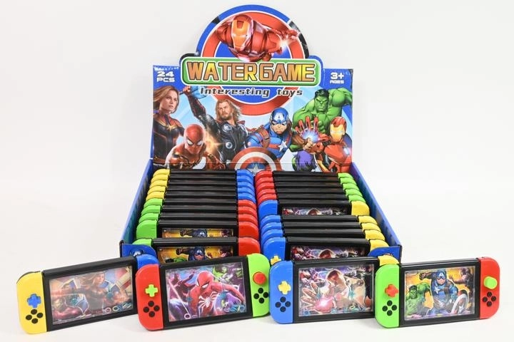 Jeu d’eau de poche au motif de héros