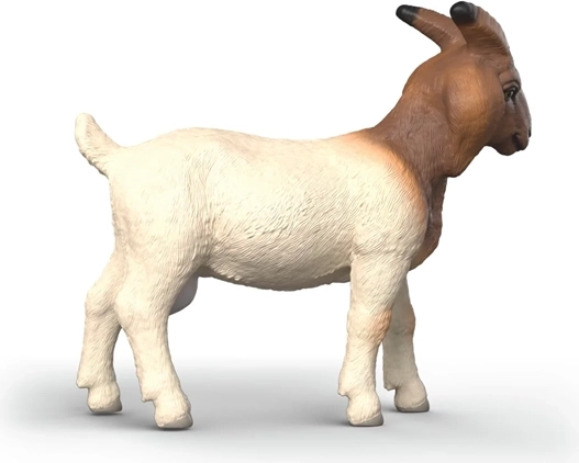 Pose naturelle pour jouer à la ferme