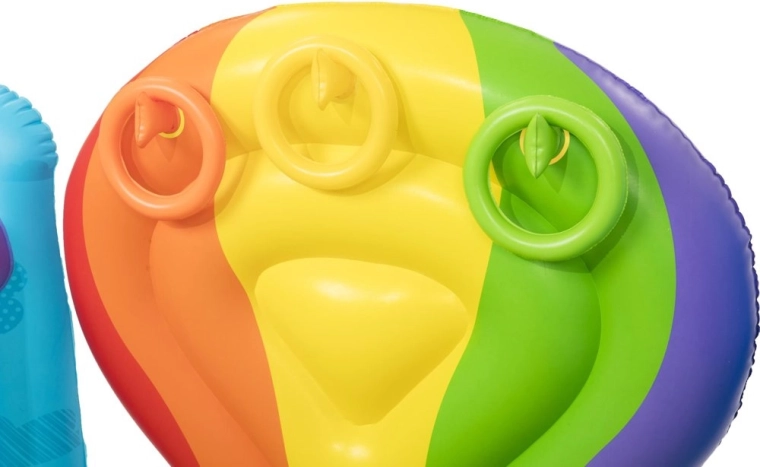 Jeu avec des anneaux gonflables