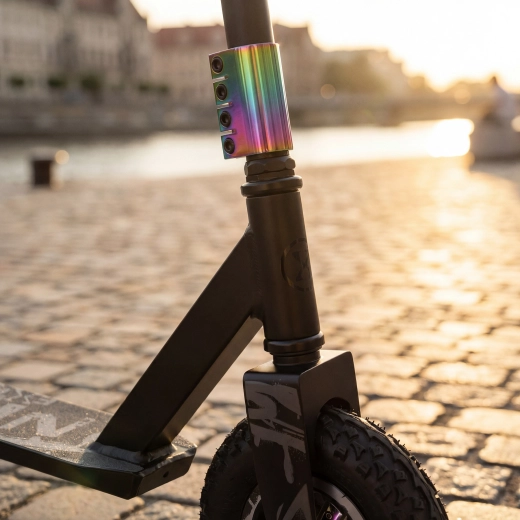 Roulements ABEC-9 rapides et frein au pied sécurisé