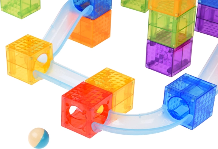 Pièces transparentes et tunnels pour suivre la bille