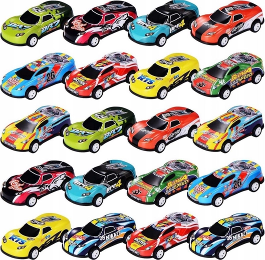 50 petites voitures de course aux designs variés