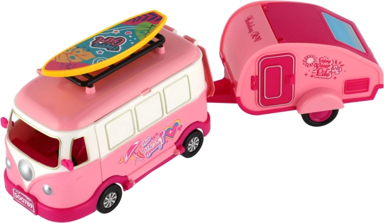 Camping-car avec remorque