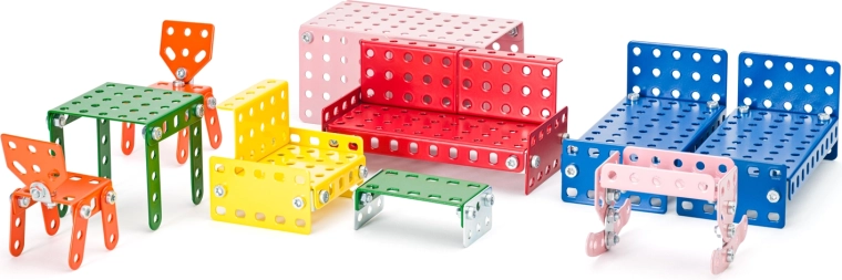 Mobilier réaliste en métal solide