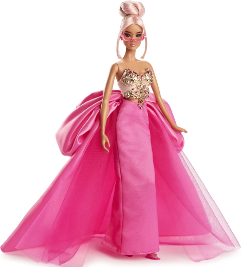 Robe rose avec longue traîne